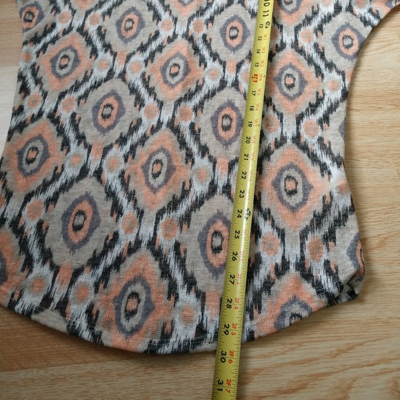 $10 w Bundle - Geometric Tunic - Picture 5 of 8